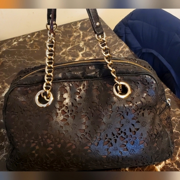 Kate Spade Sunflower Perforated Leather Rare Handbag/Shoulderbag EUC - Picture 4 of 17